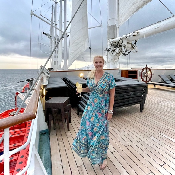 Meet your Posher, Joelle - Picture 1 of 16